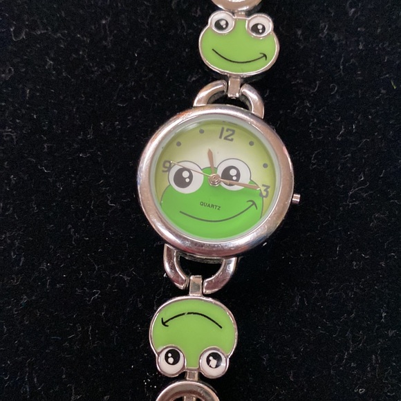 Frog watch, stainless steel w/green frog faces. For any frog lovers & adorable - Picture 2 of 11